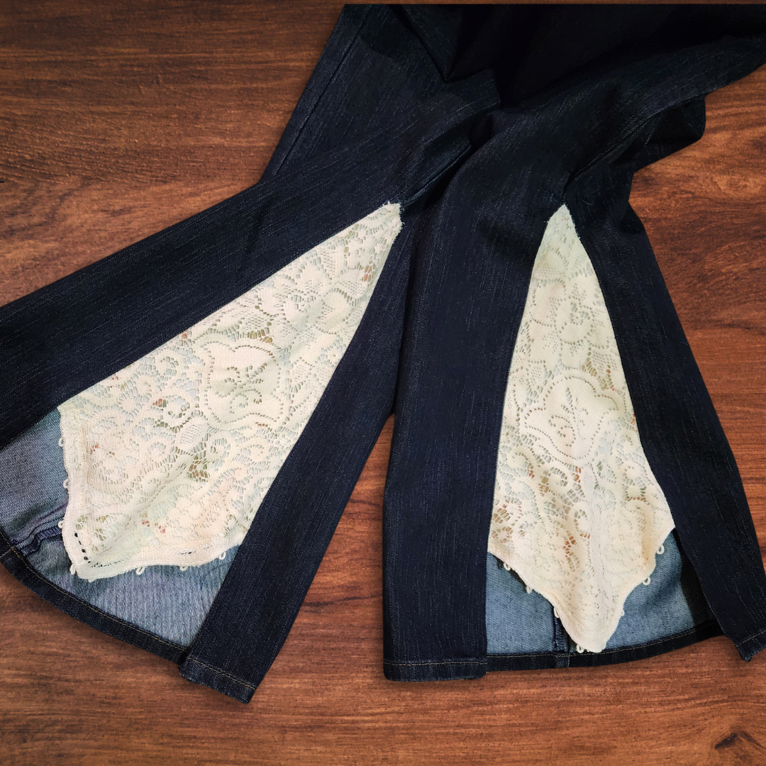 Vintage Lace Flares with Appliques NWT